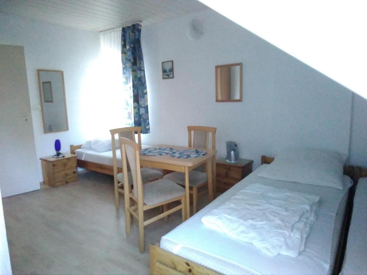 Dom Pod Sosnami Bed and Breakfast Mielno  Exteriör bild